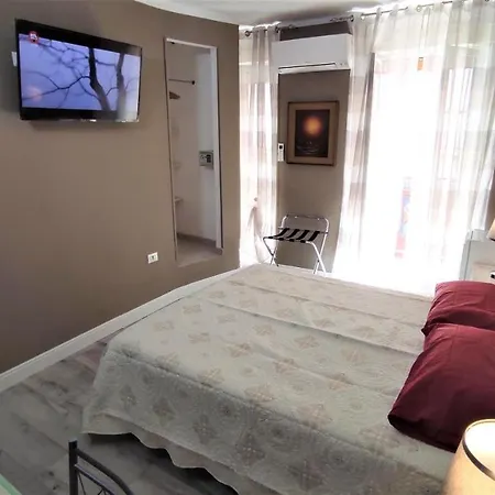 Claire De Lune Guest house